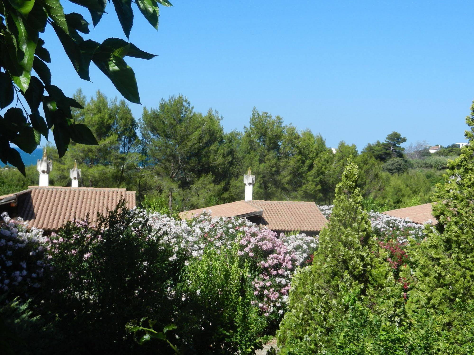 Tenuta Molino Di Mare- Ecoresort Con Villini Rodi Garganico Exterior photo